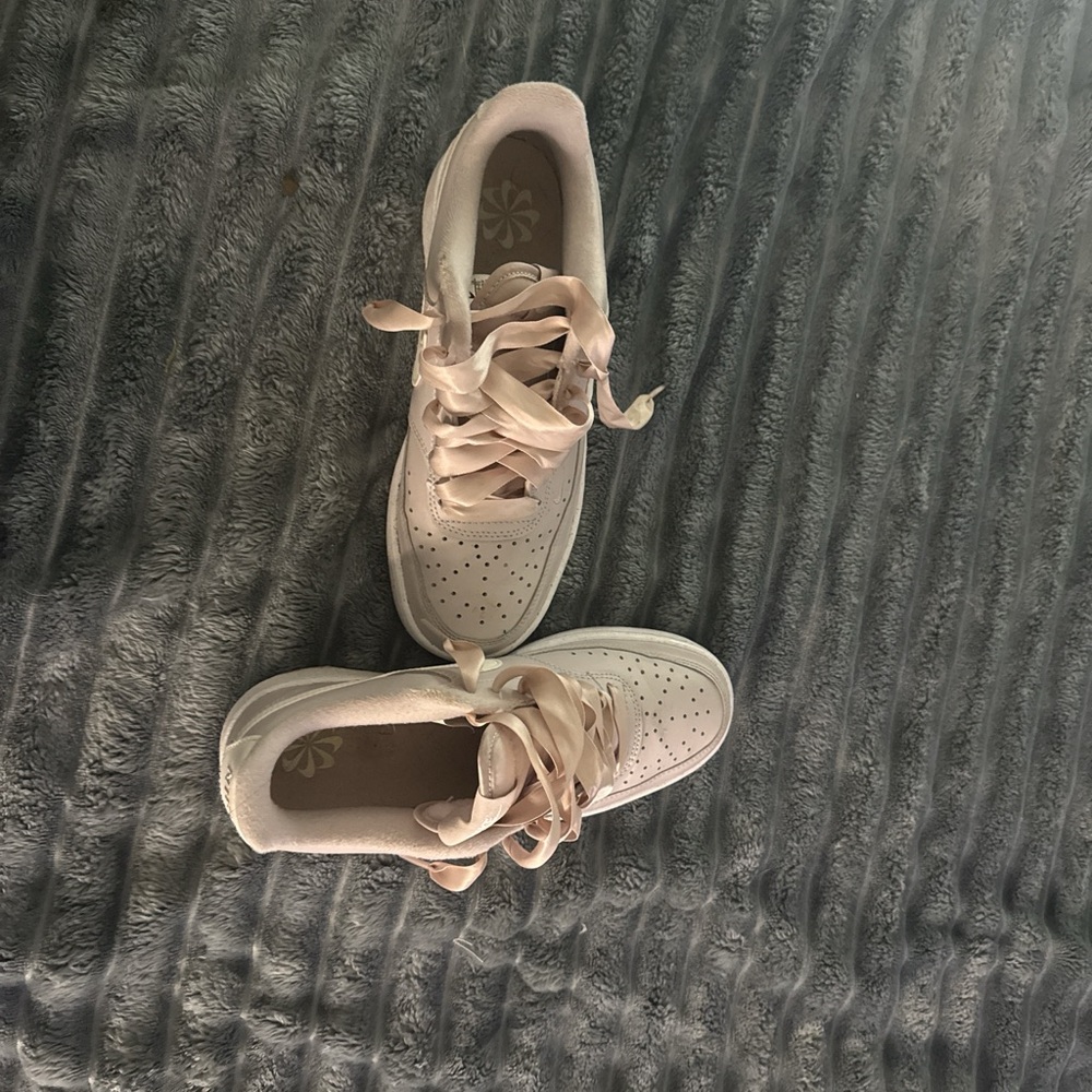 Nike Mauve Lows